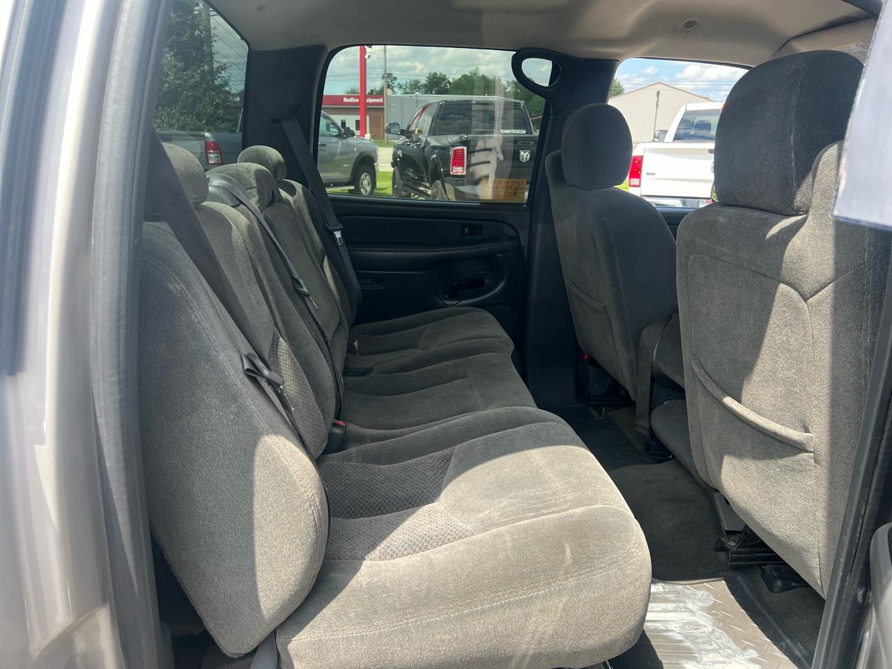 Chevrolet Silverado 2500HD Crew Cab 153" WB 4WD LS 2004