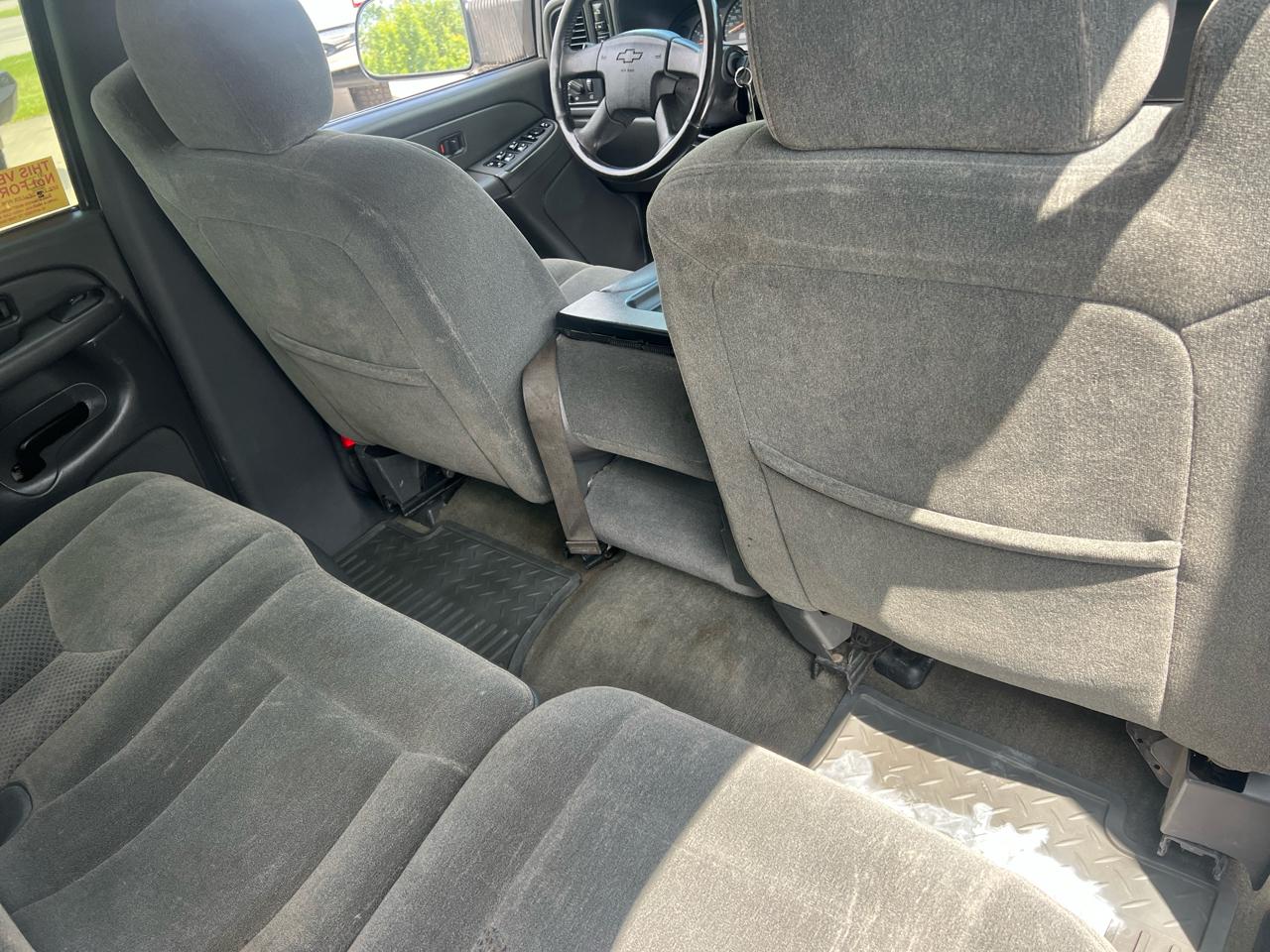 Chevrolet Silverado 2500HD Crew Cab 153" WB 4WD LS 2004