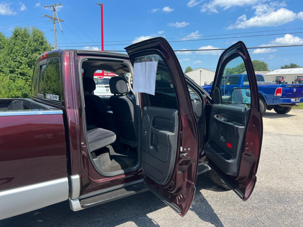 Dodge Ram 2500 4dr Quad Cab 160.5" WB 4WD SLT 2005
