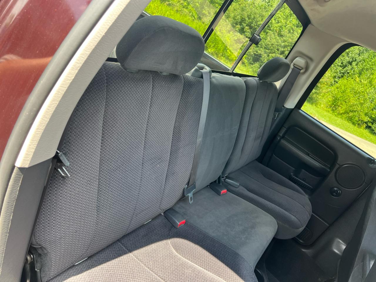 Dodge Ram 2500 4dr Quad Cab 160.5" WB 4WD SLT 2005