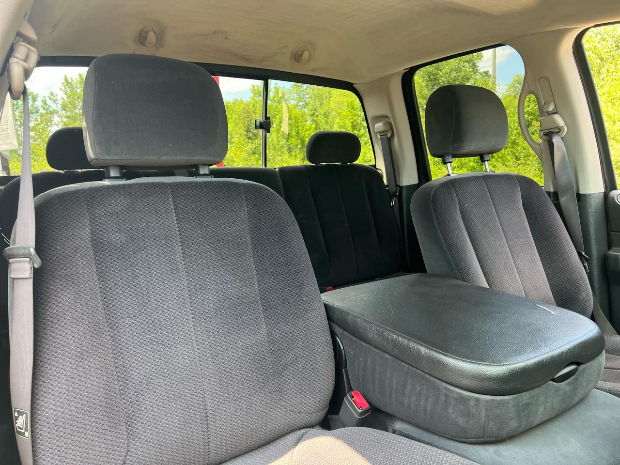 Dodge Ram 2500 4dr Quad Cab 160.5" WB 4WD SLT 2005
