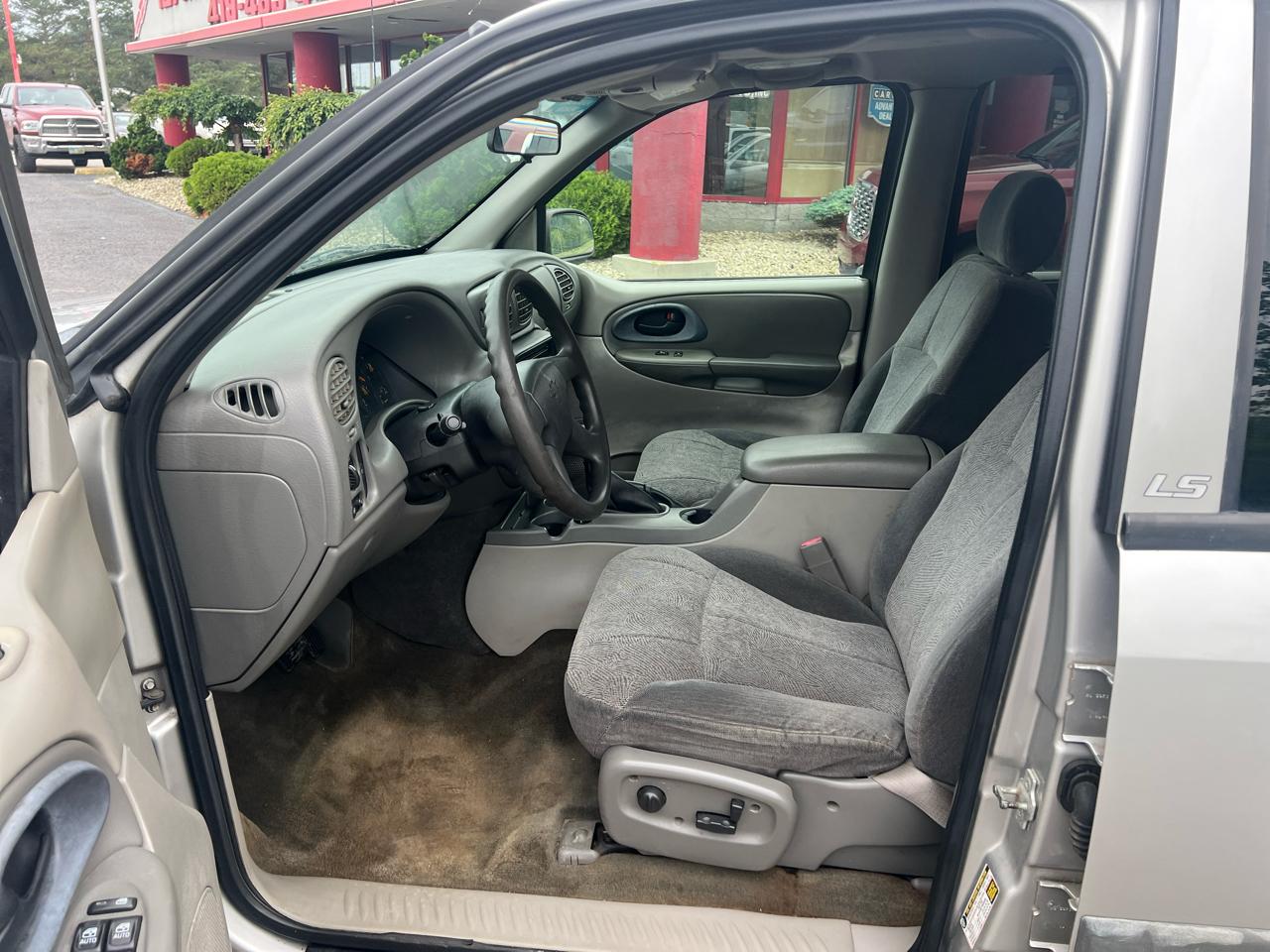 Chevrolet TrailBlazer 4dr 4WD EXT LS 2004