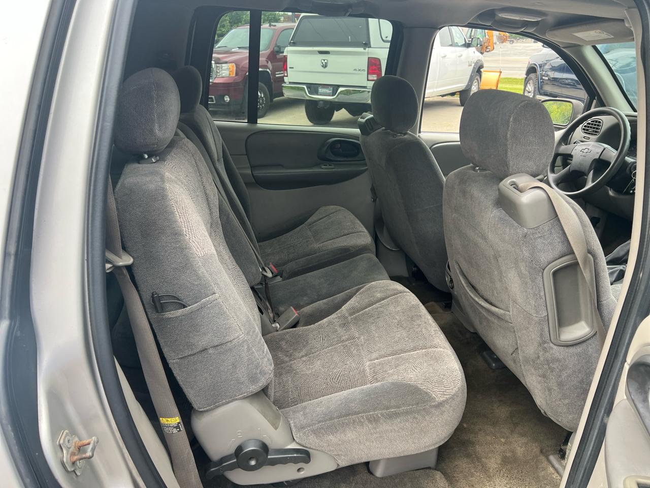 Chevrolet TrailBlazer 4dr 4WD EXT LS 2004