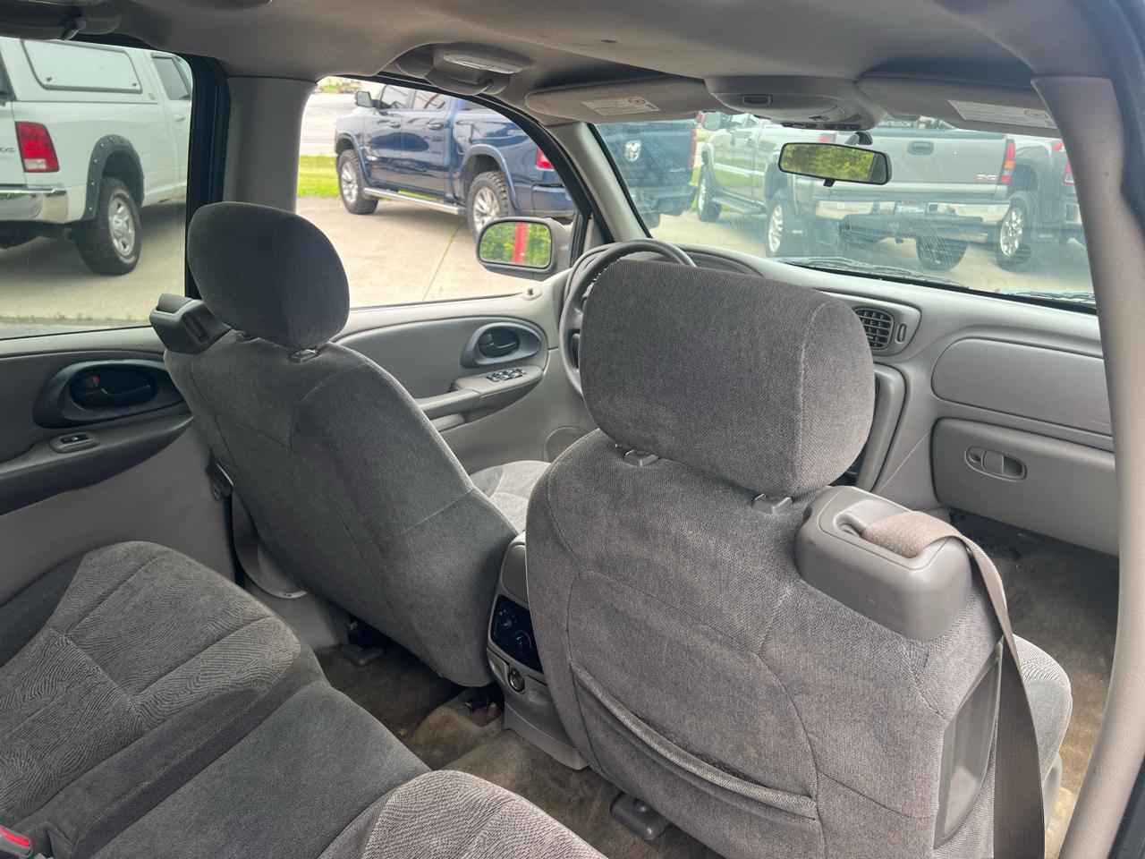 Chevrolet TrailBlazer 4dr 4WD EXT LS 2004