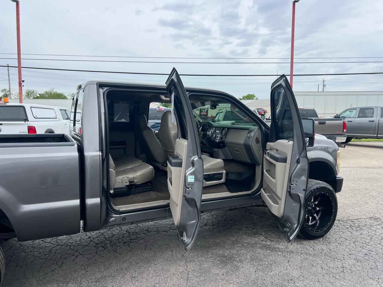 Ford Super Duty F-250 SRW 4WD Crew Cab 156" Lariat 2010