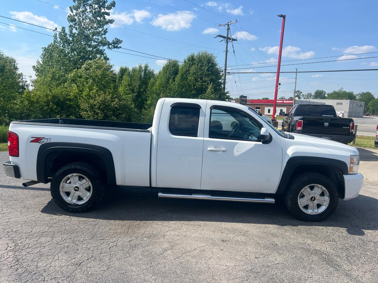 Chevrolet Silverado 1500 4WD Ext Cab 143.5" LTZ 2011