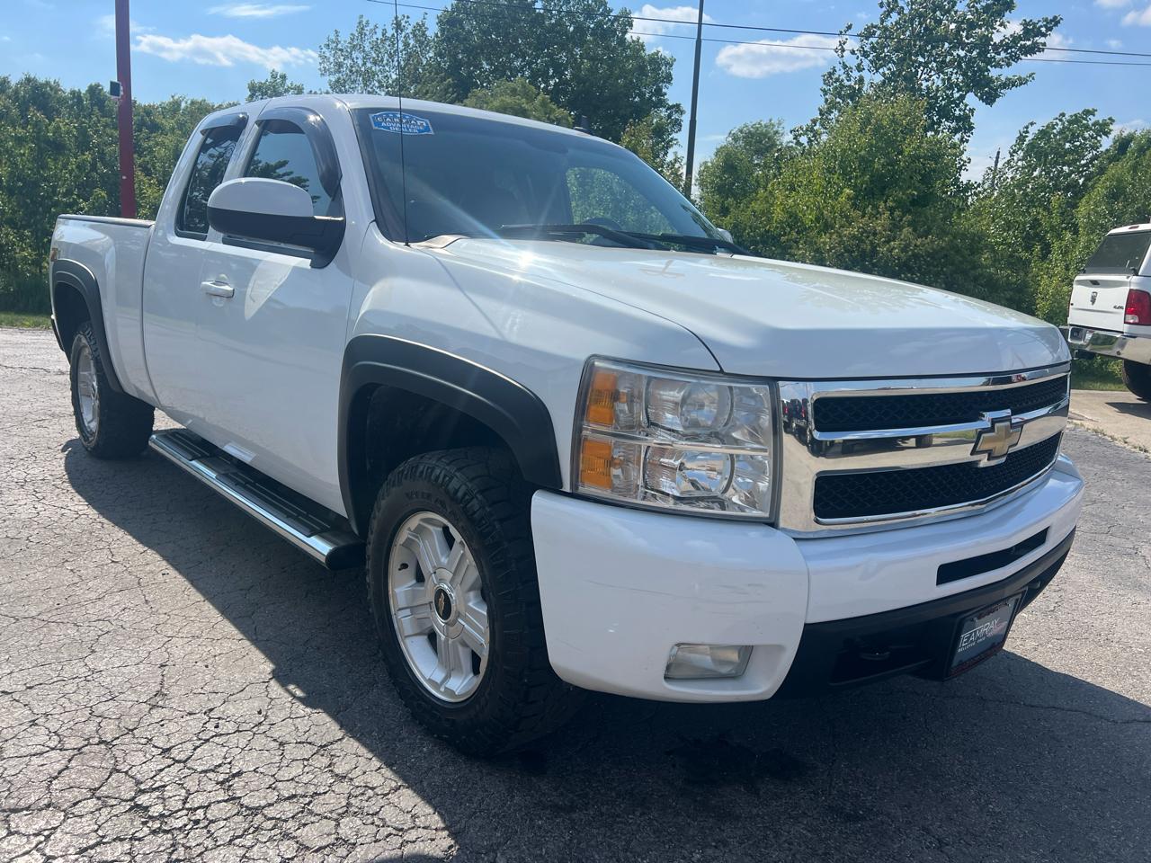 Chevrolet Silverado 1500 4WD Ext Cab 143.5" LTZ 2011