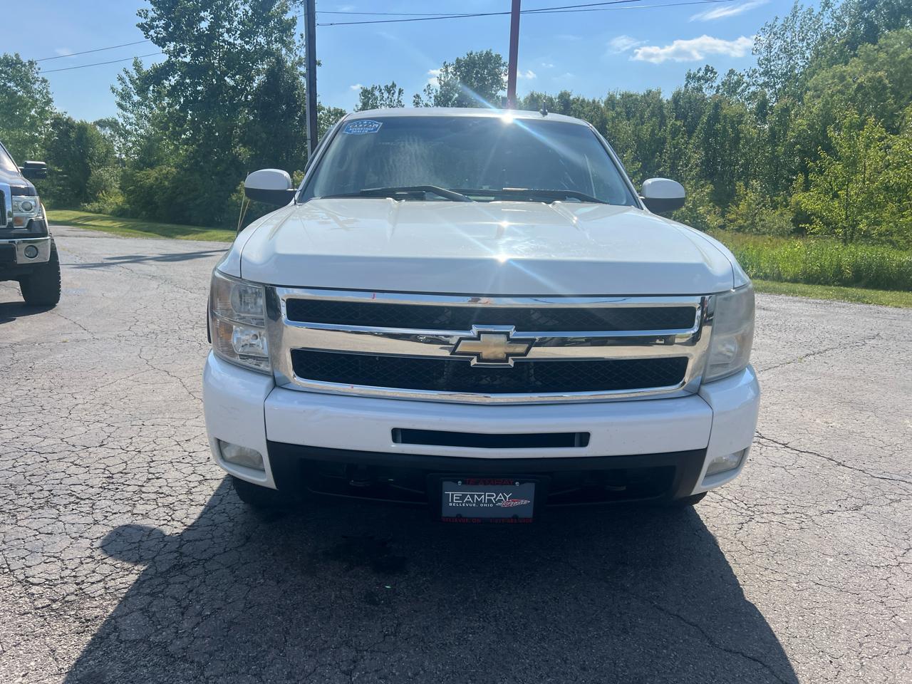 Chevrolet Silverado 1500 4WD Ext Cab 143.5" LTZ 2011
