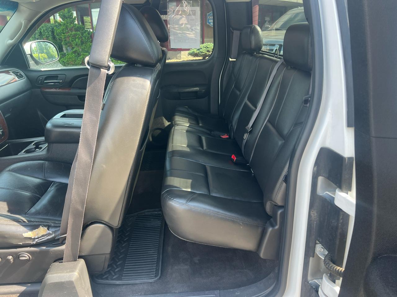 Chevrolet Silverado 1500 4WD Ext Cab 143.5" LTZ 2011