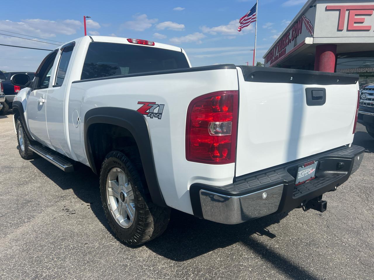 Chevrolet Silverado 1500 4WD Ext Cab 143.5" LTZ 2011