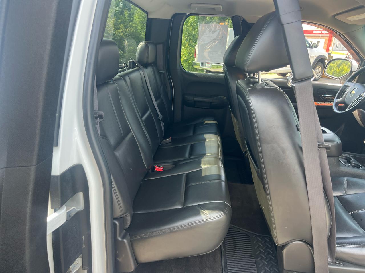 Chevrolet Silverado 1500 4WD Ext Cab 143.5" LTZ 2011