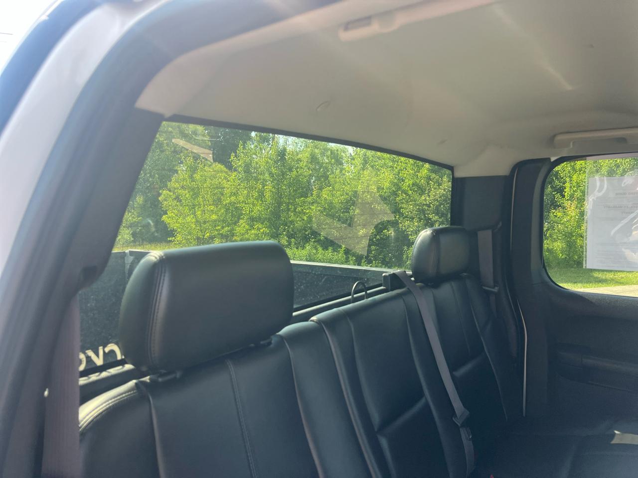 Chevrolet Silverado 1500 4WD Ext Cab 143.5" LTZ 2011