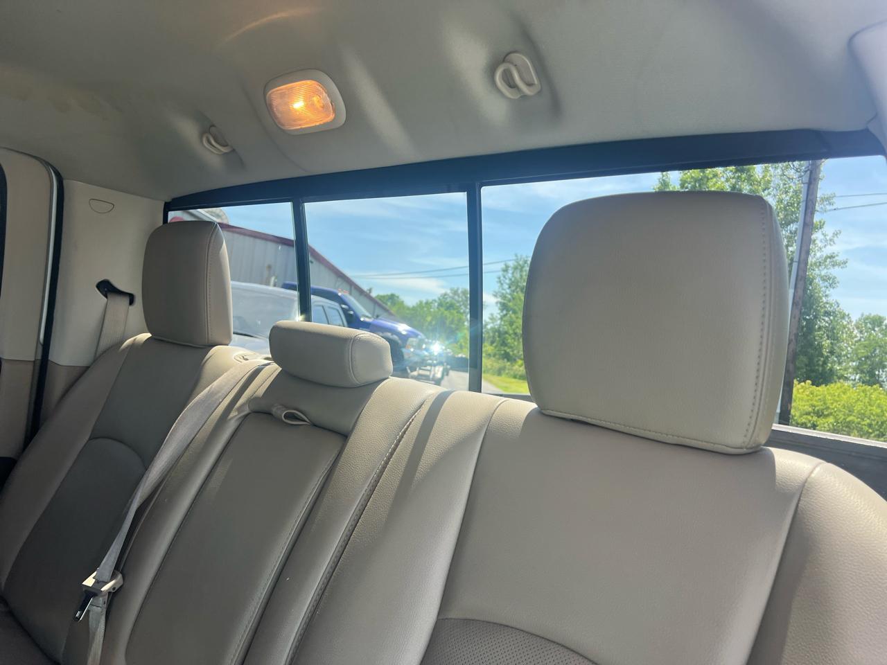 RAM 2500 4WD Crew Cab 149" Laramie 2012