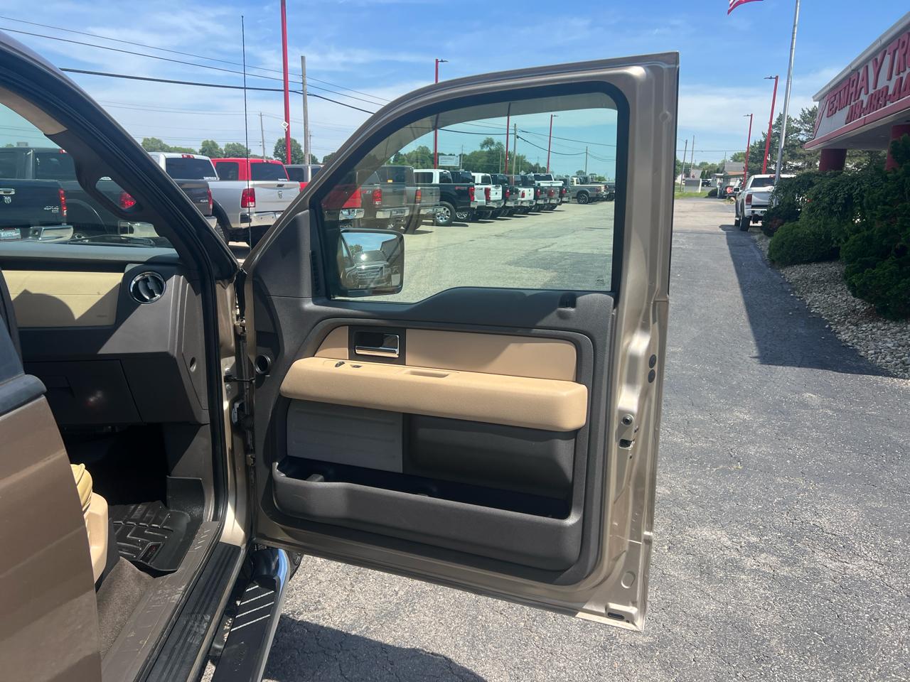 Ford F-150 4WD SuperCrew 145" XLT 2012