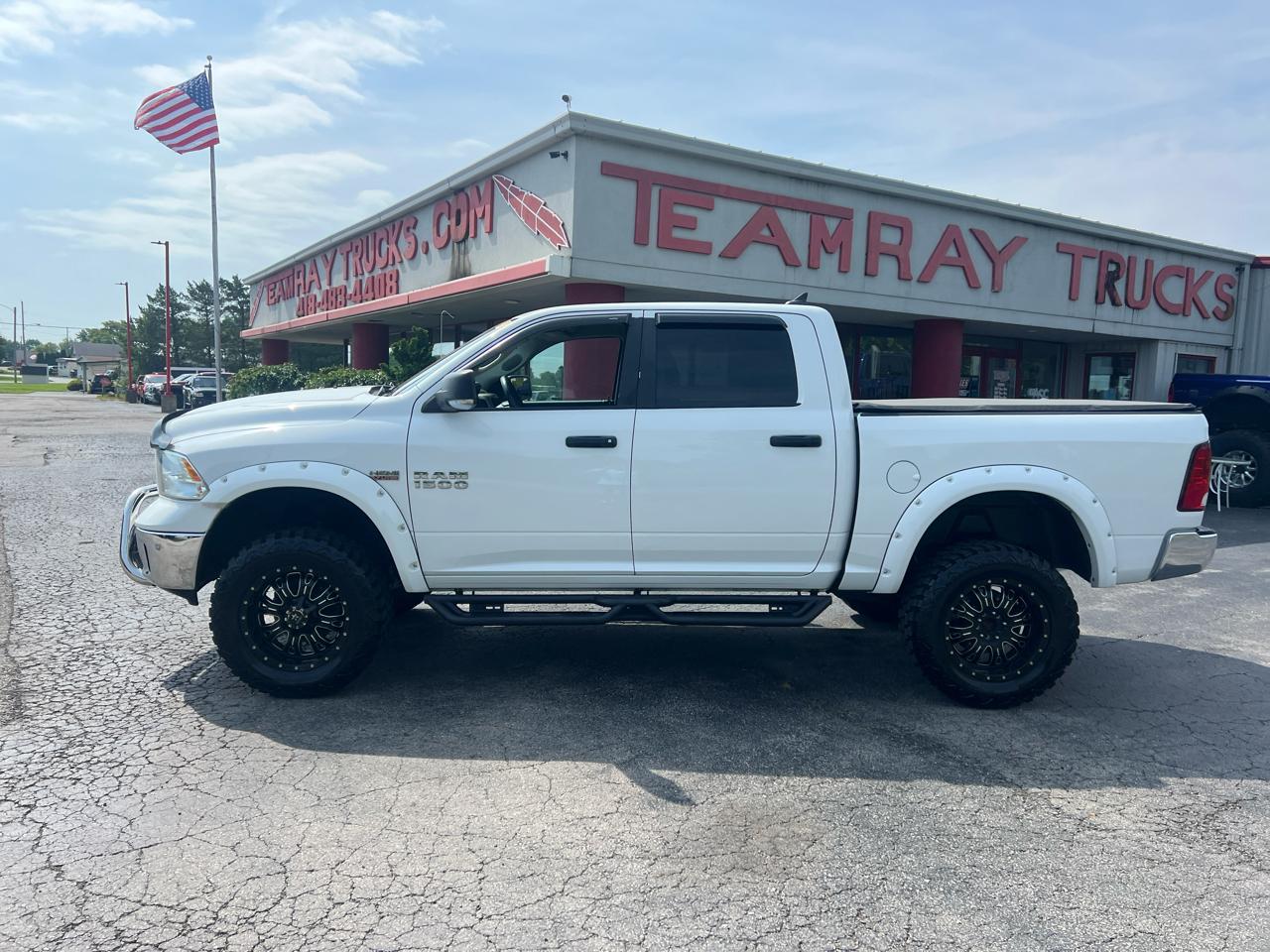 RAM 1500 4WD Crew Cab 140.5" Outdoorsman 2014