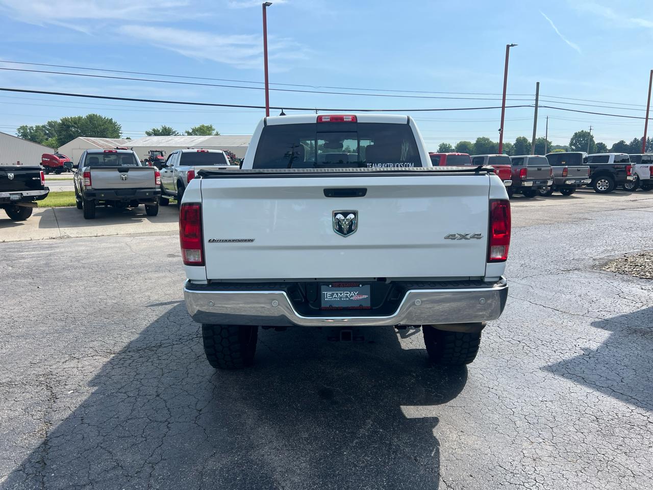RAM 1500 4WD Crew Cab 140.5" Outdoorsman 2014