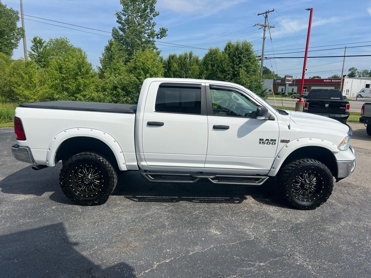 RAM 1500 4WD Crew Cab 140.5" Outdoorsman 2014