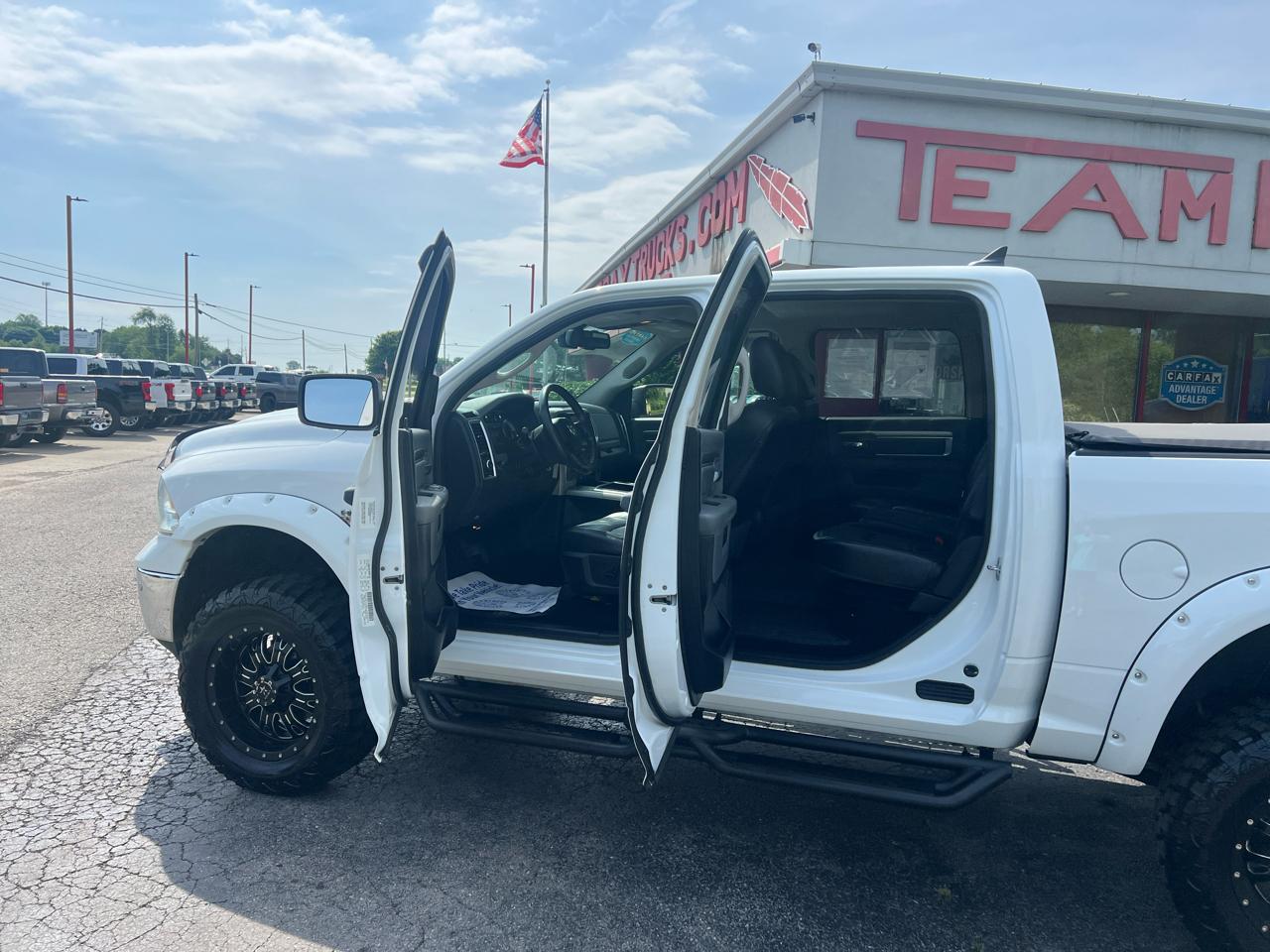 RAM 1500 4WD Crew Cab 140.5" Outdoorsman 2014
