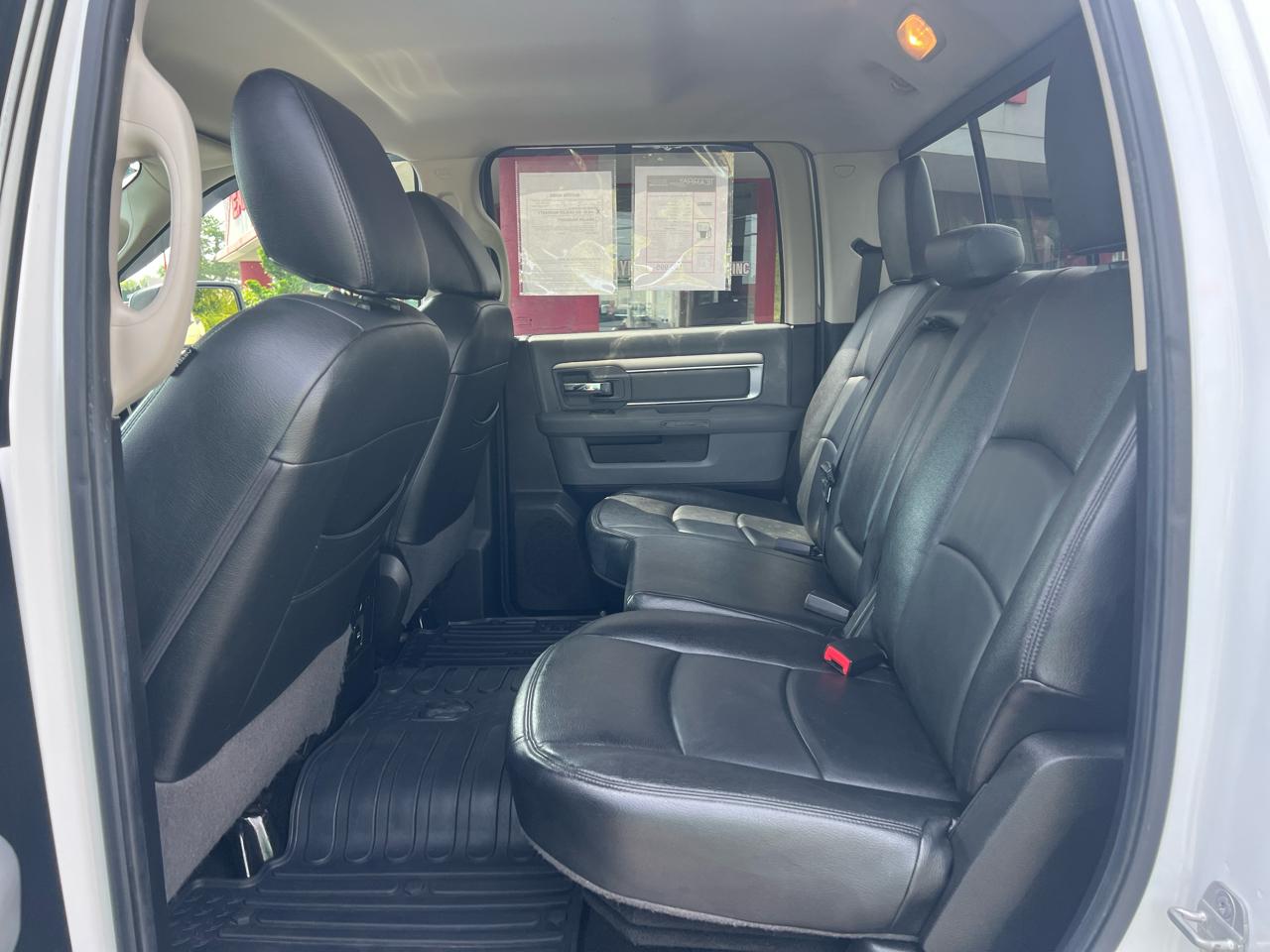 RAM 1500 4WD Crew Cab 140.5" Outdoorsman 2014