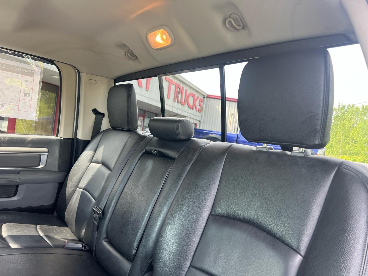 RAM 1500 4WD Crew Cab 140.5" Outdoorsman 2014