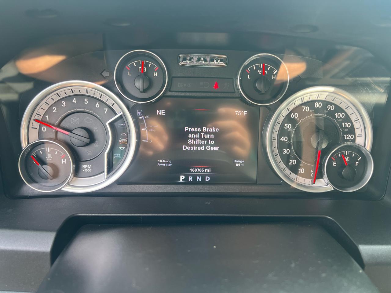 RAM 1500 4WD Crew Cab 140.5" Outdoorsman 2014