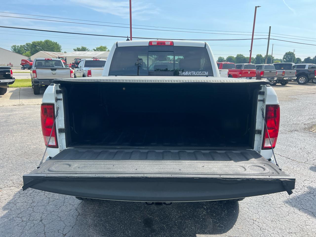 RAM 1500 4WD Crew Cab 140.5" Outdoorsman 2014