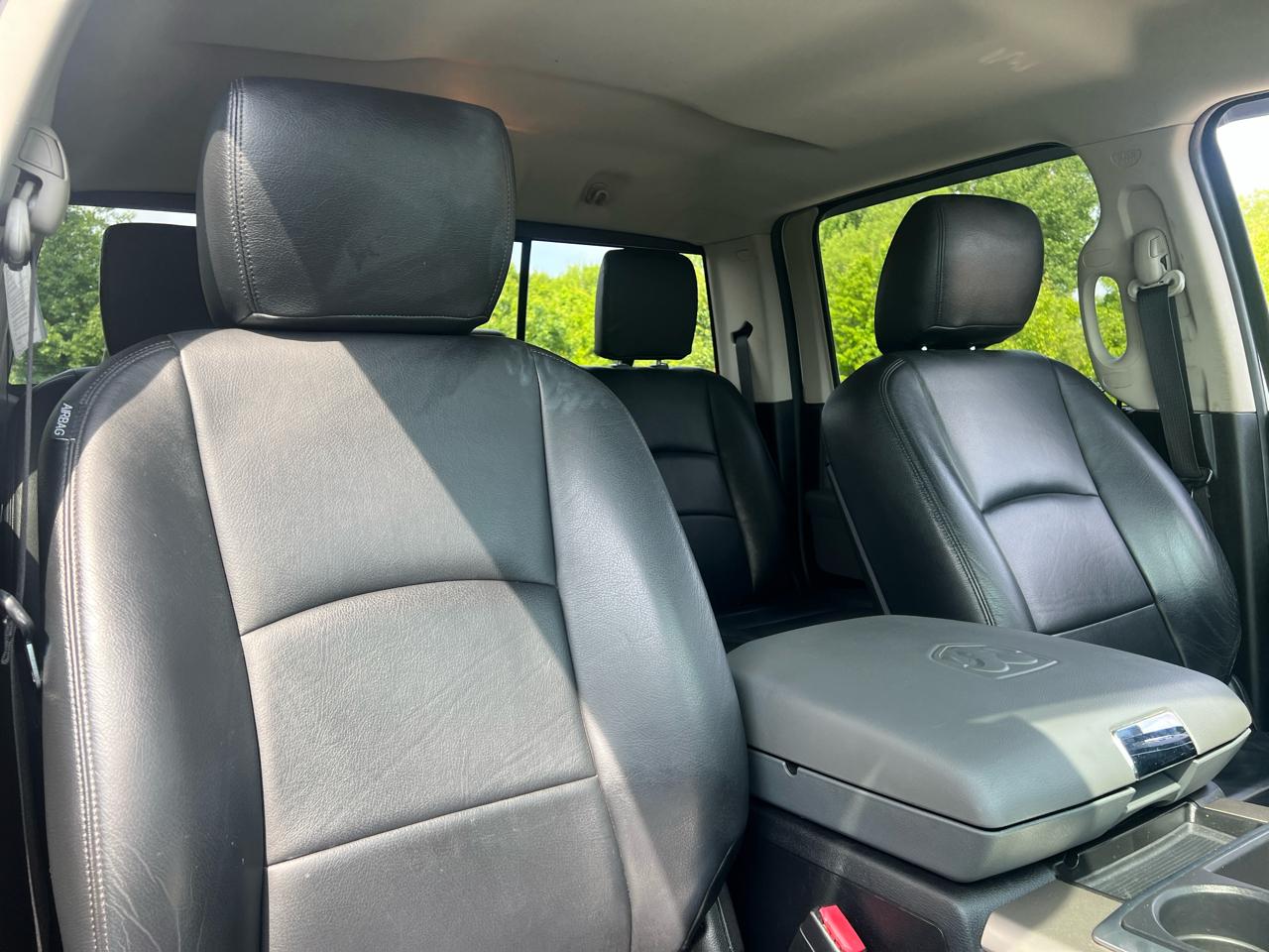 RAM 1500 4WD Crew Cab 140.5" Outdoorsman 2014