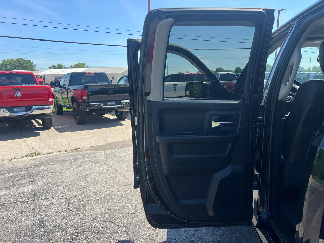 RAM 1500 4WD Quad Cab 140.5" Sport 2011