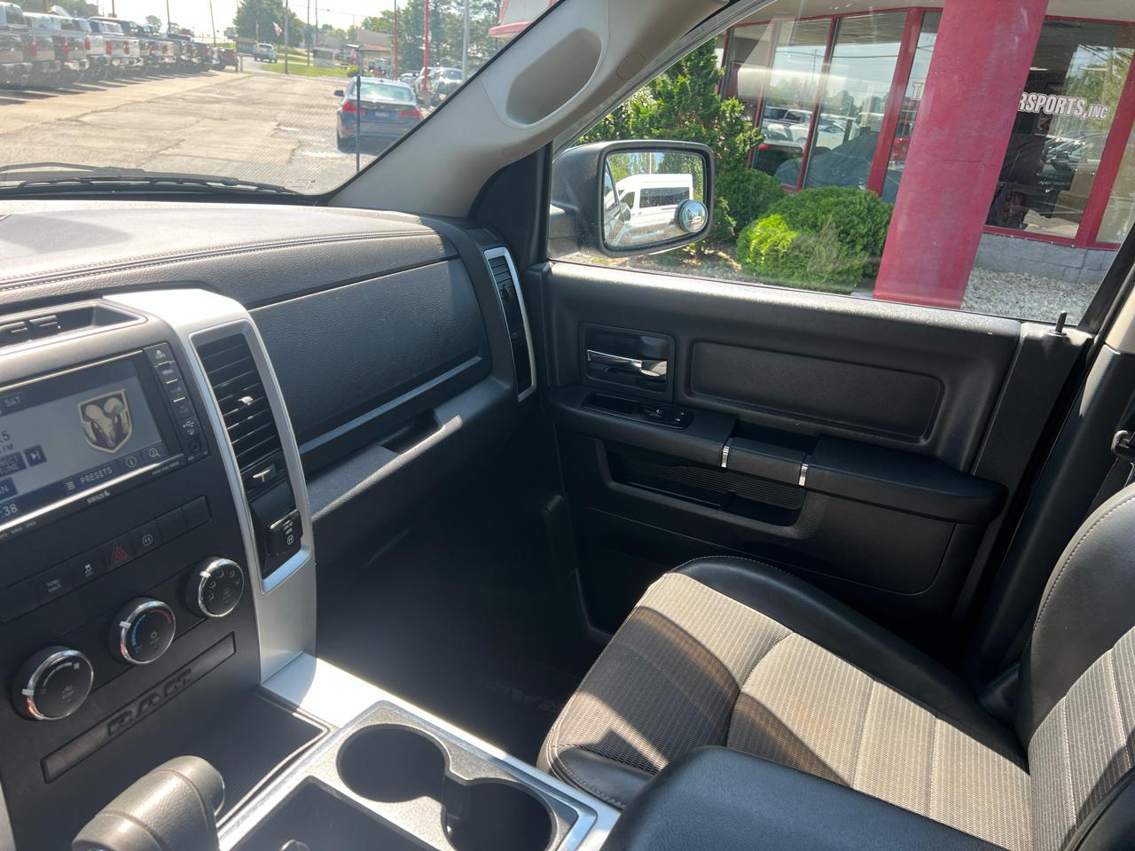 RAM 1500 4WD Quad Cab 140.5" Sport 2011