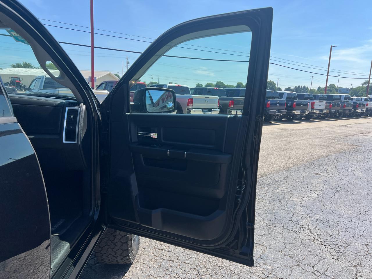 RAM 1500 4WD Quad Cab 140.5" Sport 2011