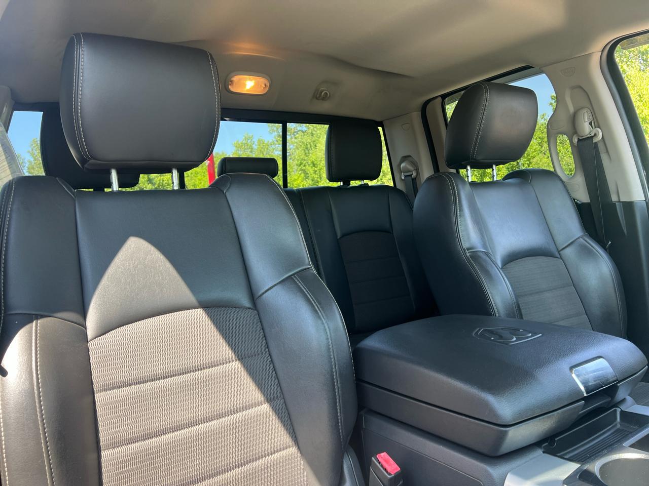 RAM 1500 4WD Quad Cab 140.5" Sport 2011