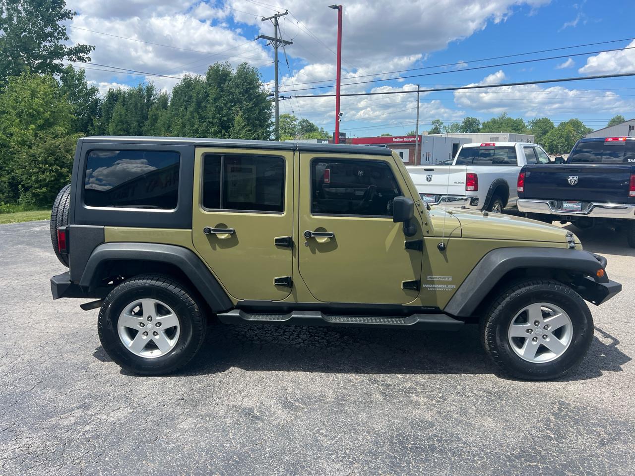 Jeep Wrangler Unlimited 4WD 4dr Sport 2013