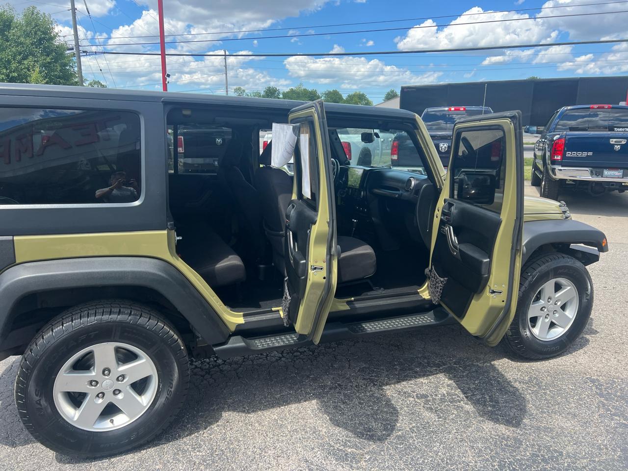 Jeep Wrangler Unlimited 4WD 4dr Sport 2013