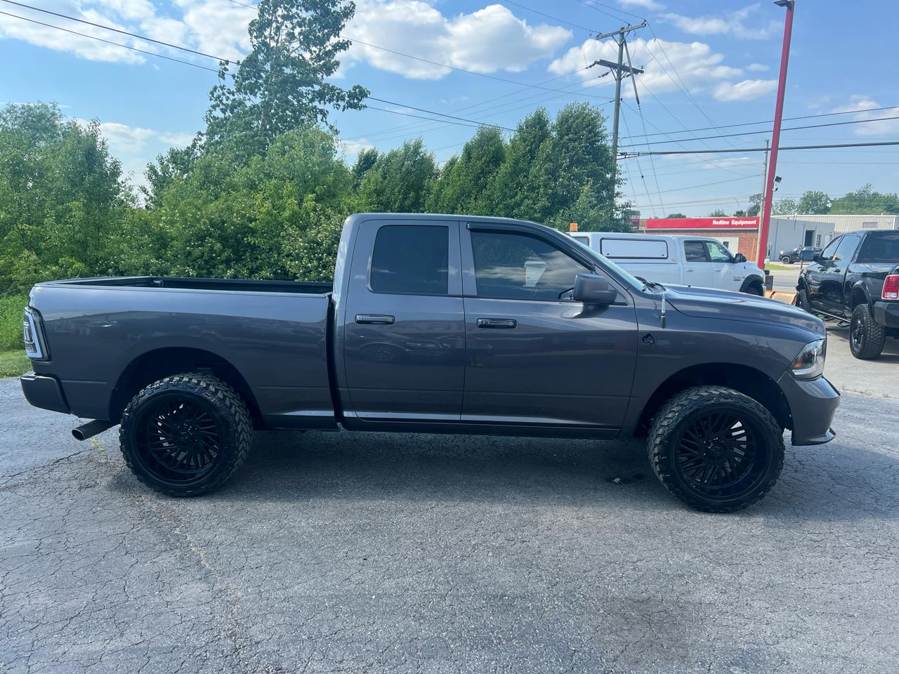 RAM 1500 Express 4x4 Quad Cab 6'4" Box 2018