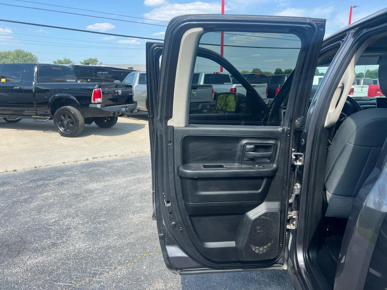 RAM 1500 Express 4x4 Quad Cab 6'4" Box 2018
