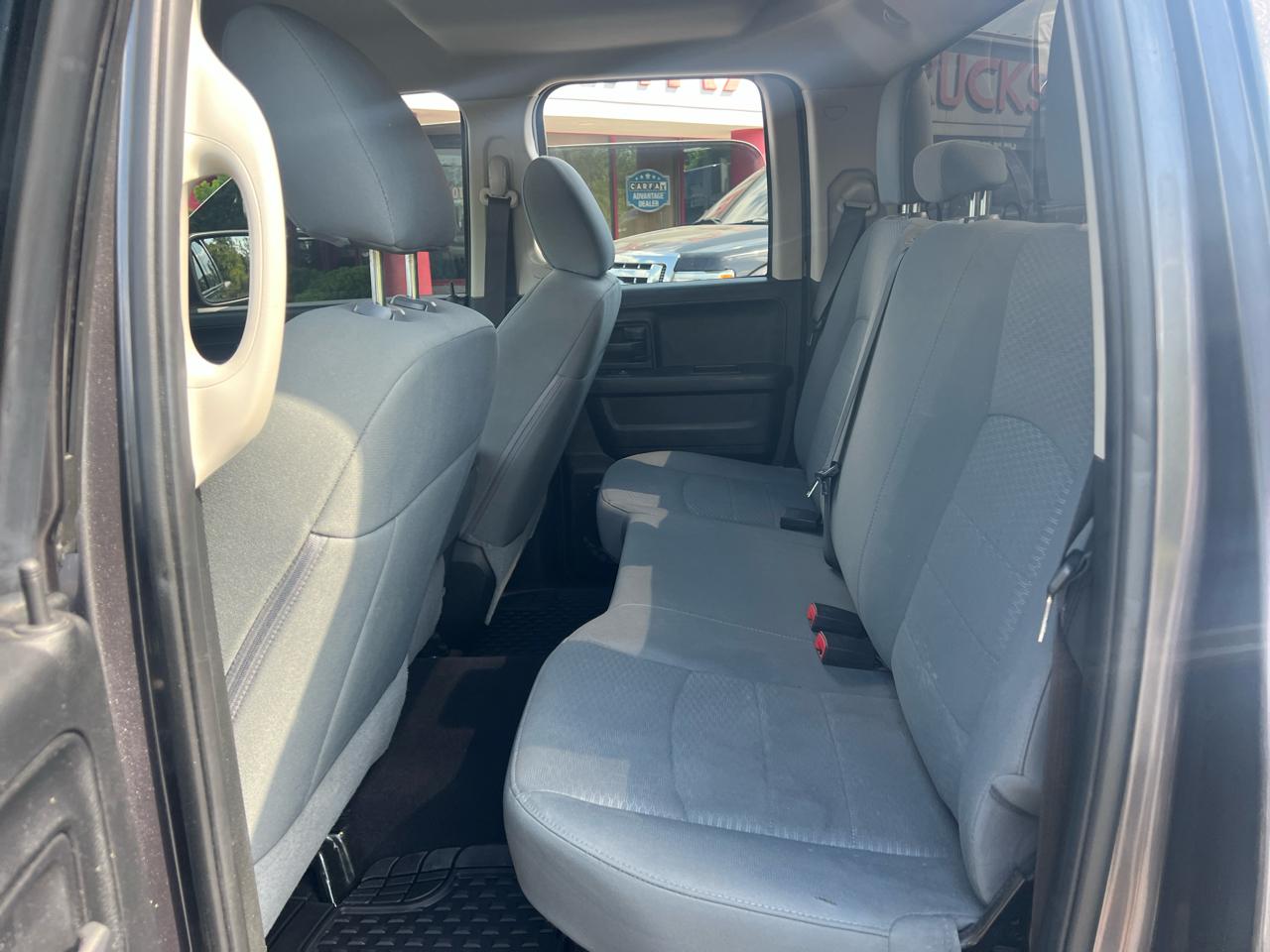 RAM 1500 Express 4x4 Quad Cab 6'4" Box 2018