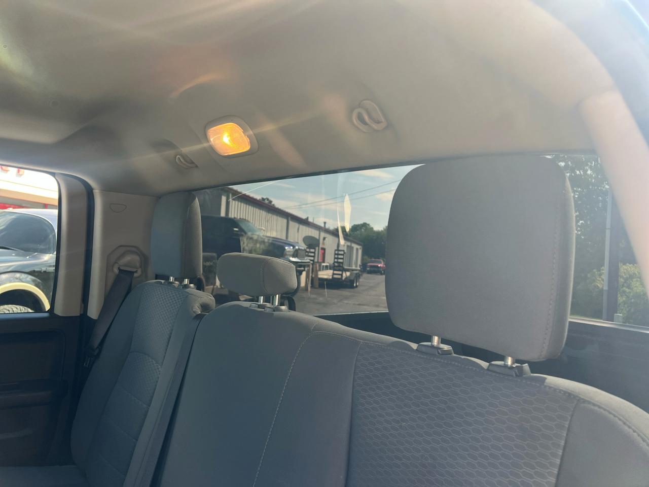 RAM 1500 Express 4x4 Quad Cab 6'4" Box 2018
