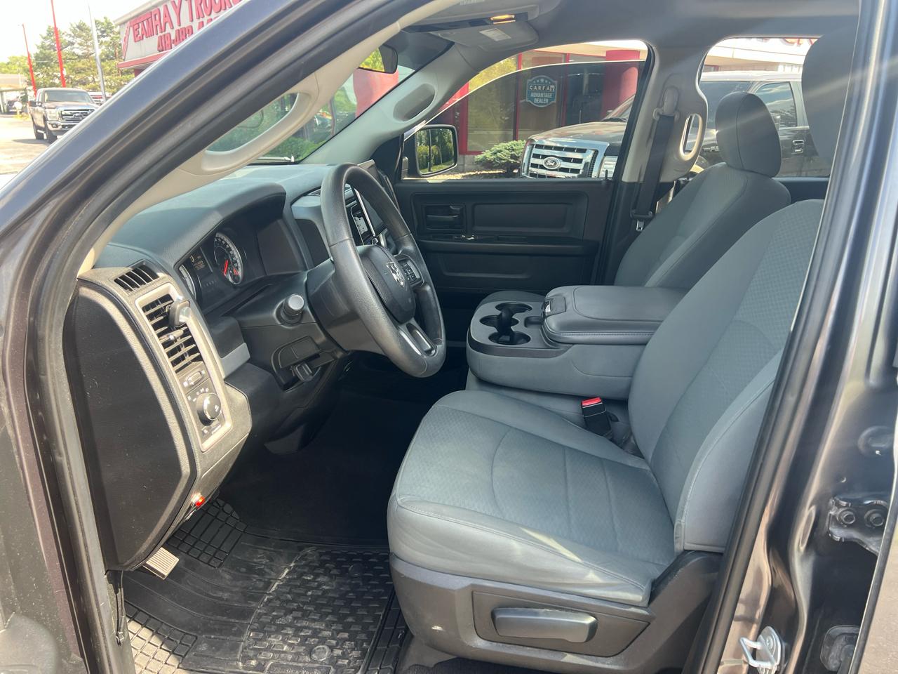 RAM 1500 Express 4x4 Quad Cab 6'4" Box 2018