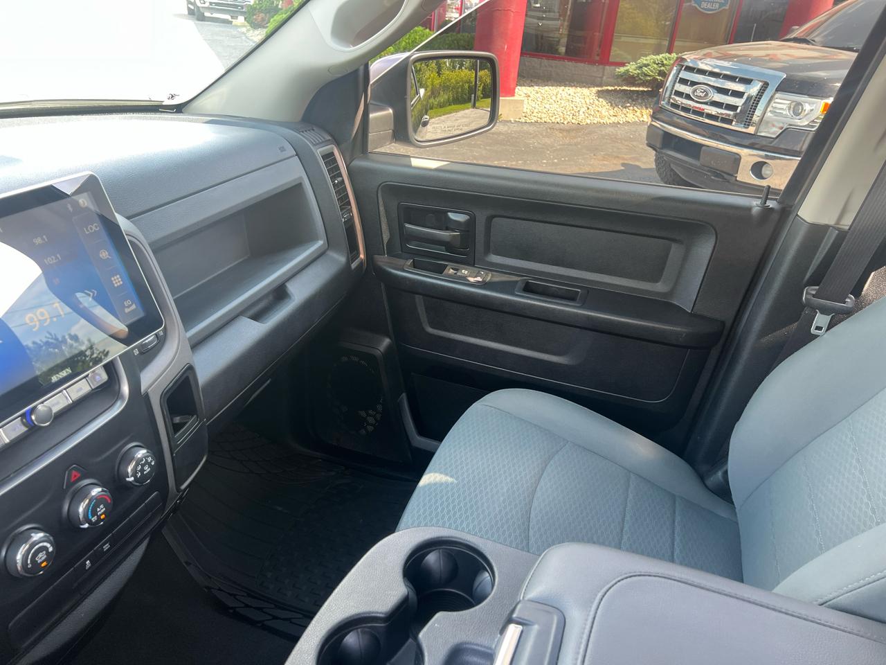 RAM 1500 Express 4x4 Quad Cab 6'4" Box 2018