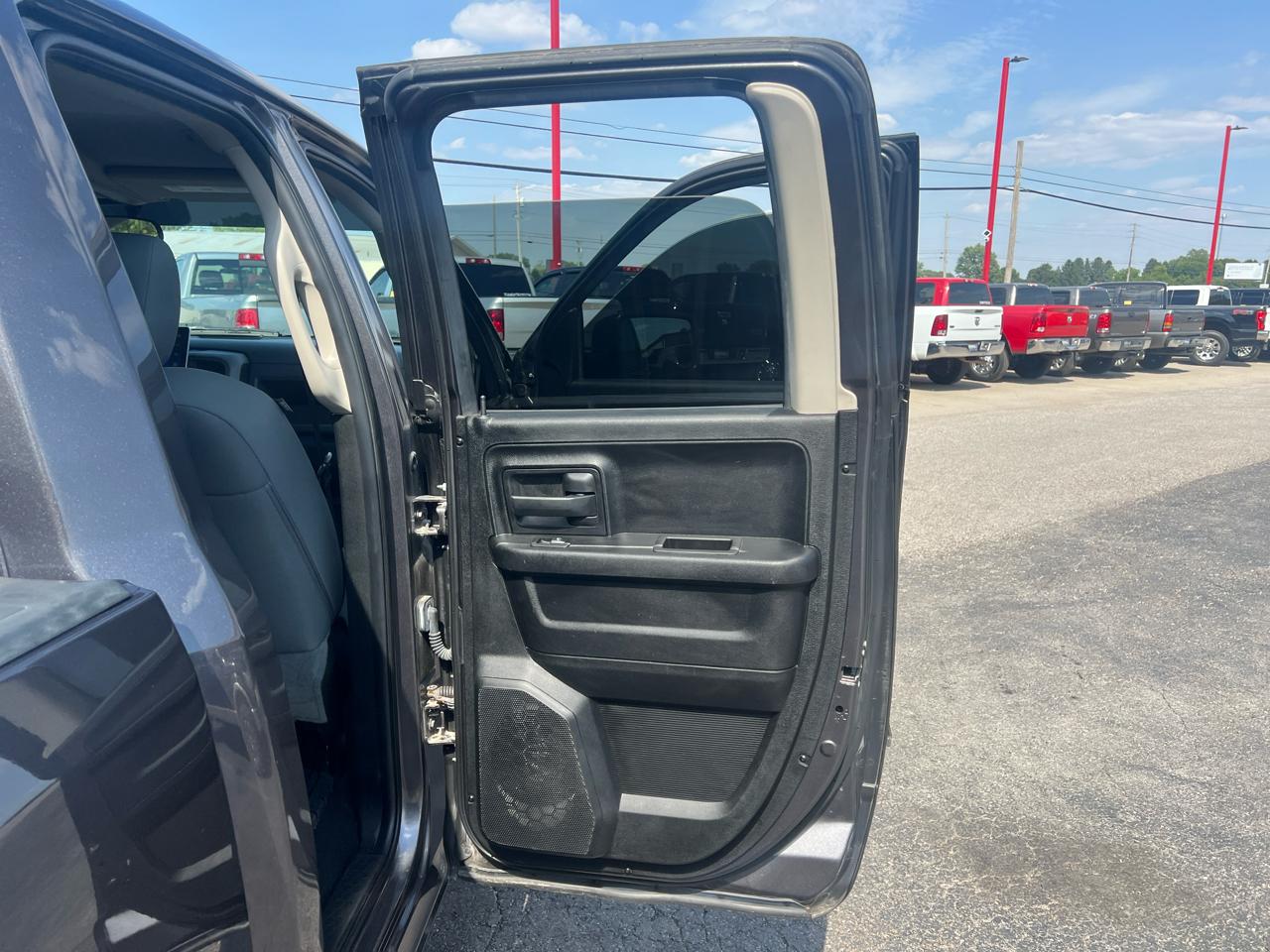 RAM 1500 Express 4x4 Quad Cab 6'4" Box 2018