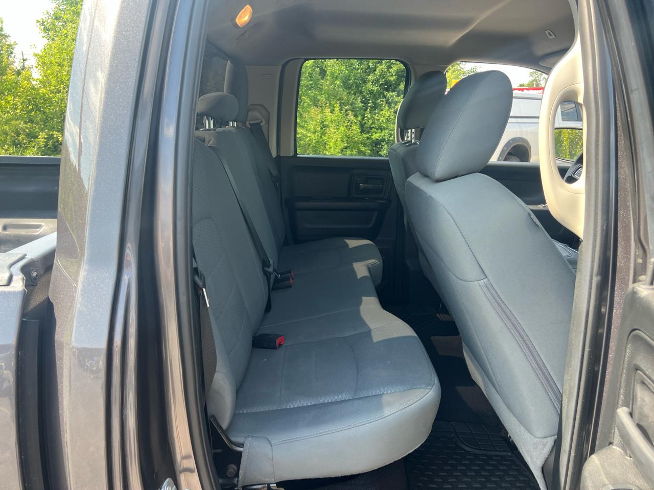 RAM 1500 Express 4x4 Quad Cab 6'4" Box 2018
