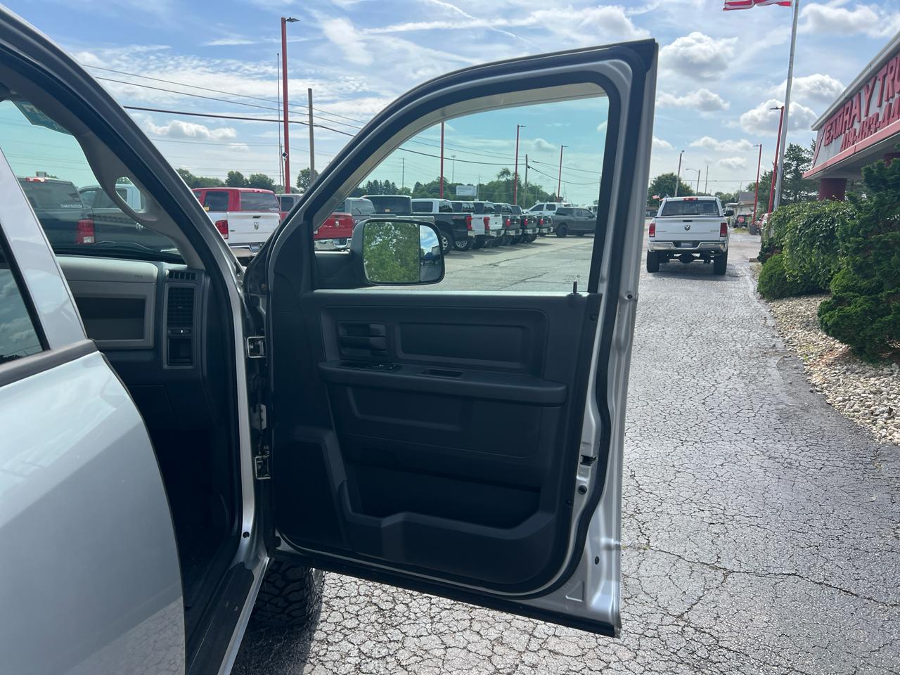 Dodge Ram 2500 4WD Crew Cab 149" ST 2010