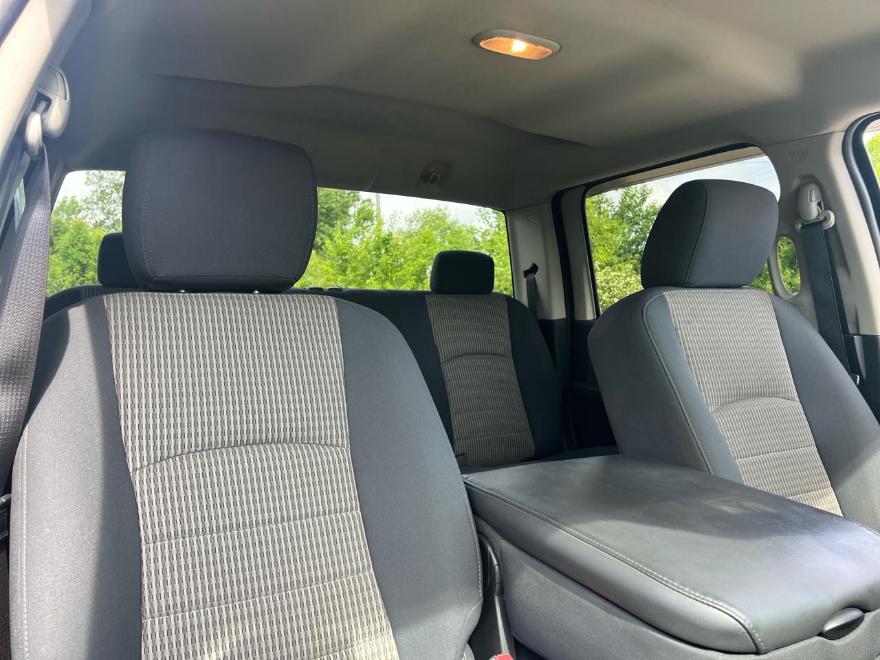 Dodge Ram 2500 4WD Crew Cab 149" ST 2010
