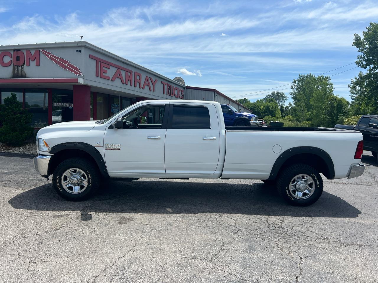 RAM 3500 SLT 4x4 Crew Cab 8' Box 2017