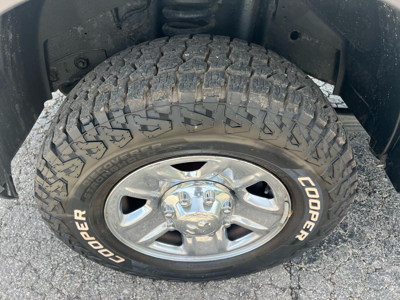 RAM 3500 SLT 4x4 Crew Cab 8' Box 2017