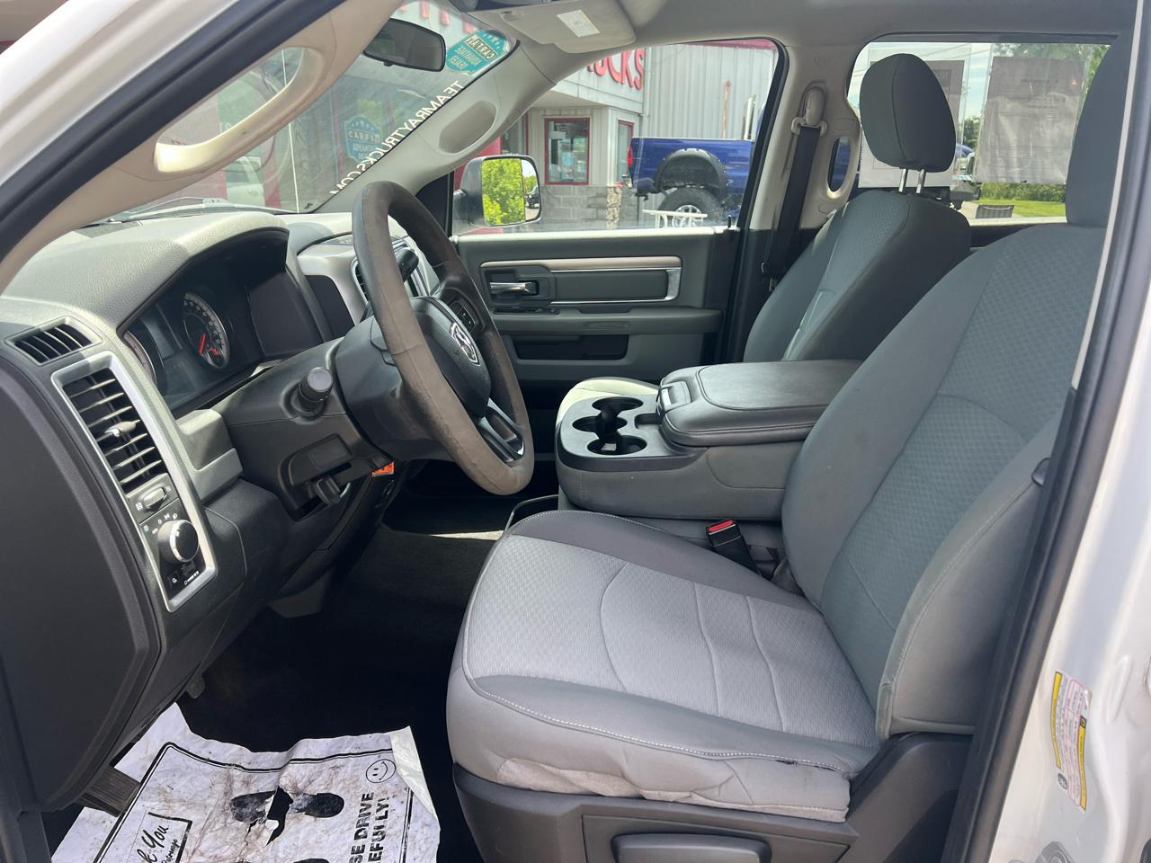 RAM 3500 SLT 4x4 Crew Cab 8' Box 2017
