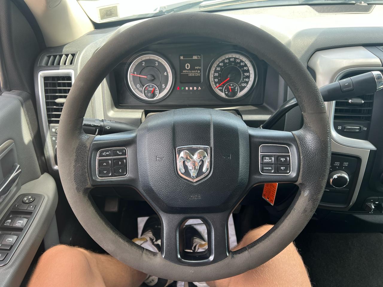 RAM 3500 SLT 4x4 Crew Cab 8' Box 2017
