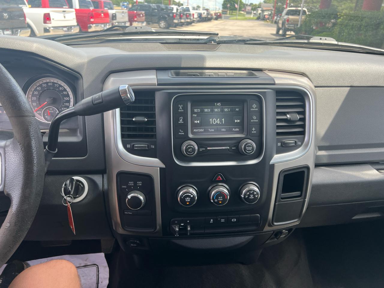 RAM 3500 SLT 4x4 Crew Cab 8' Box 2017