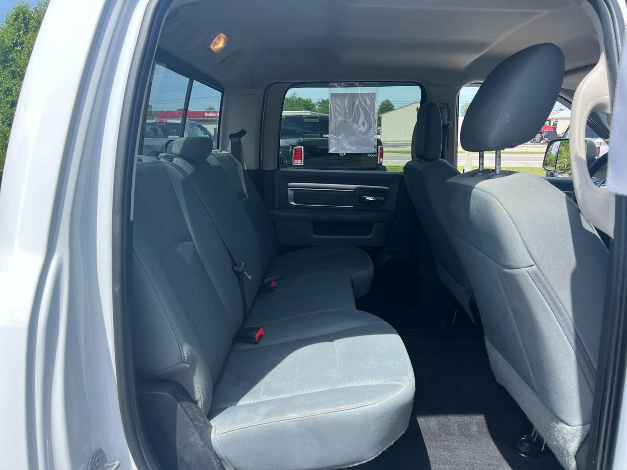 RAM 3500 SLT 4x4 Crew Cab 8' Box 2017