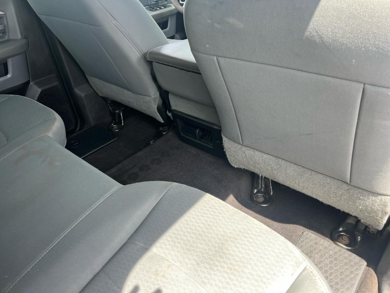 RAM 3500 SLT 4x4 Crew Cab 8' Box 2017